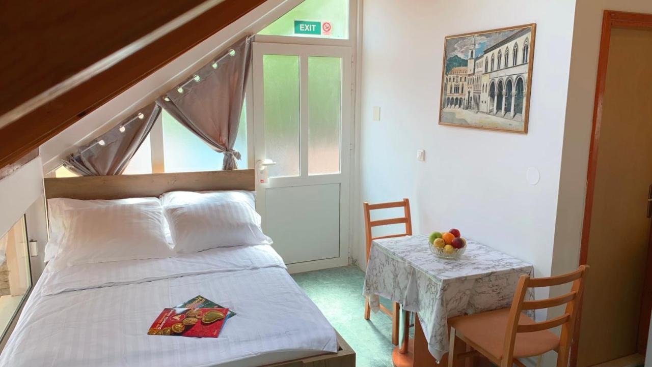 Laura Studio Apartman Mlini Kültér fotó